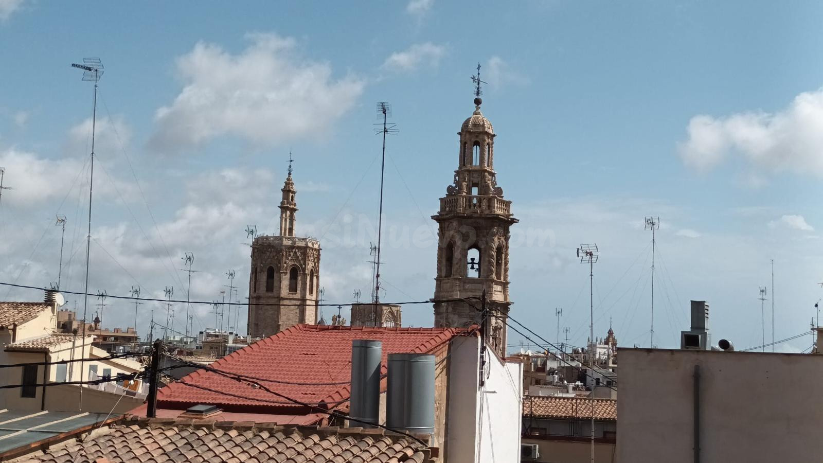 Vive en pleno centro de Valencia, con luz, amplitud y vistas - foto 4