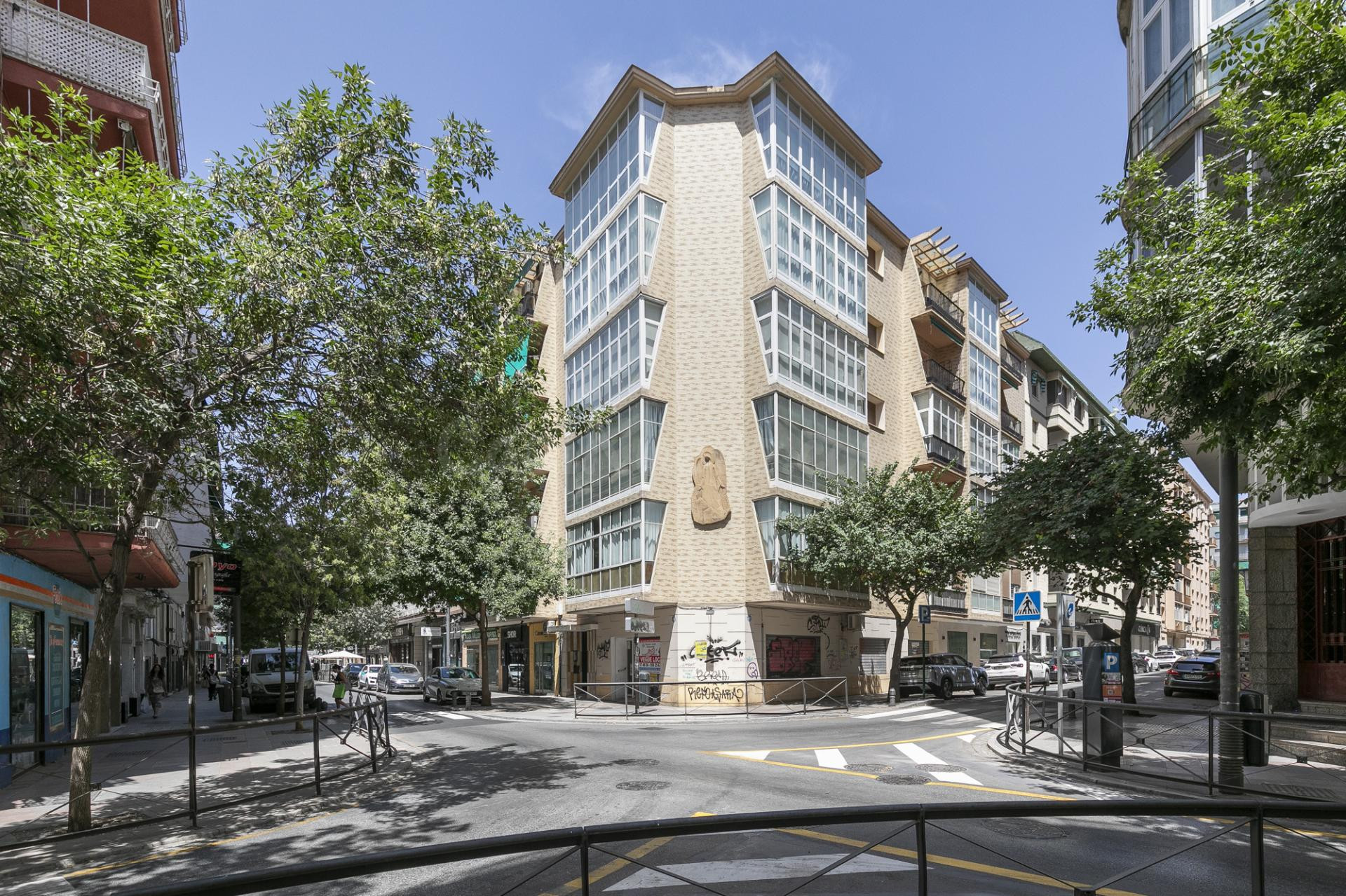 ✨ EXCLUSIVO PISO DE 253 m2 EN GRANADA CENTRO – 2.800 €/MES D