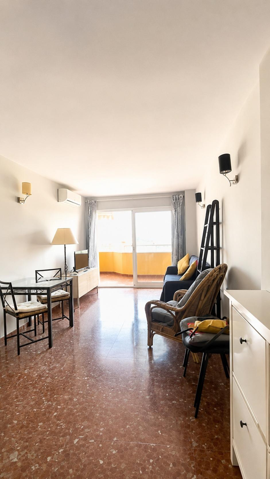 Apartamento con vistas al mar a 150 m del Paseo Marítimo – L - foto 4