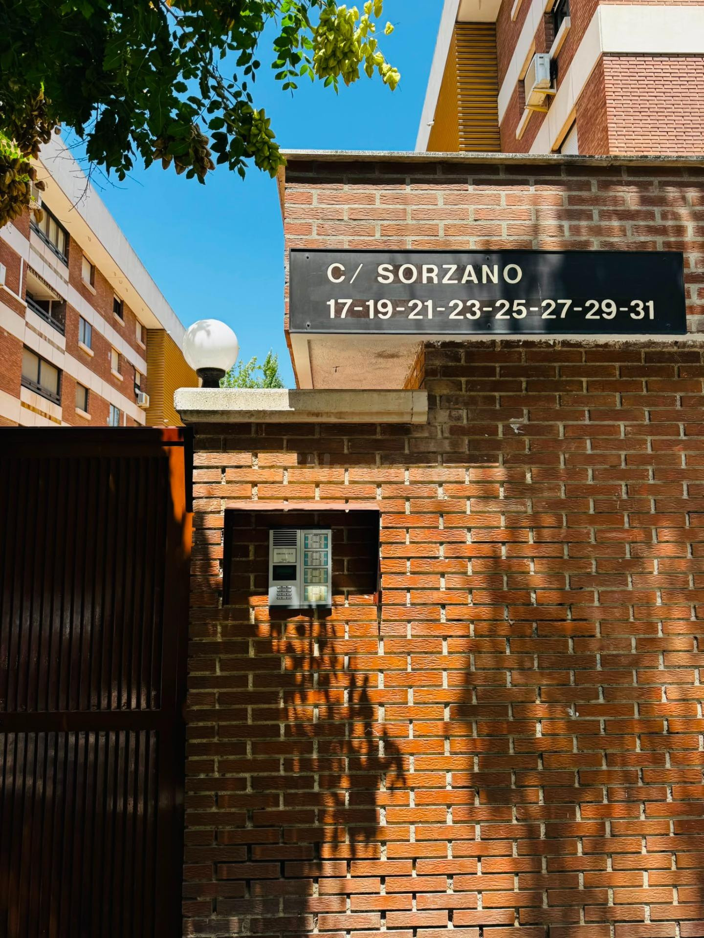 Plaza para coche grande - foto 2