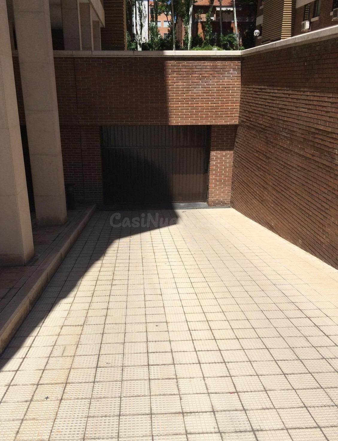 Plaza para coche grande - foto 3