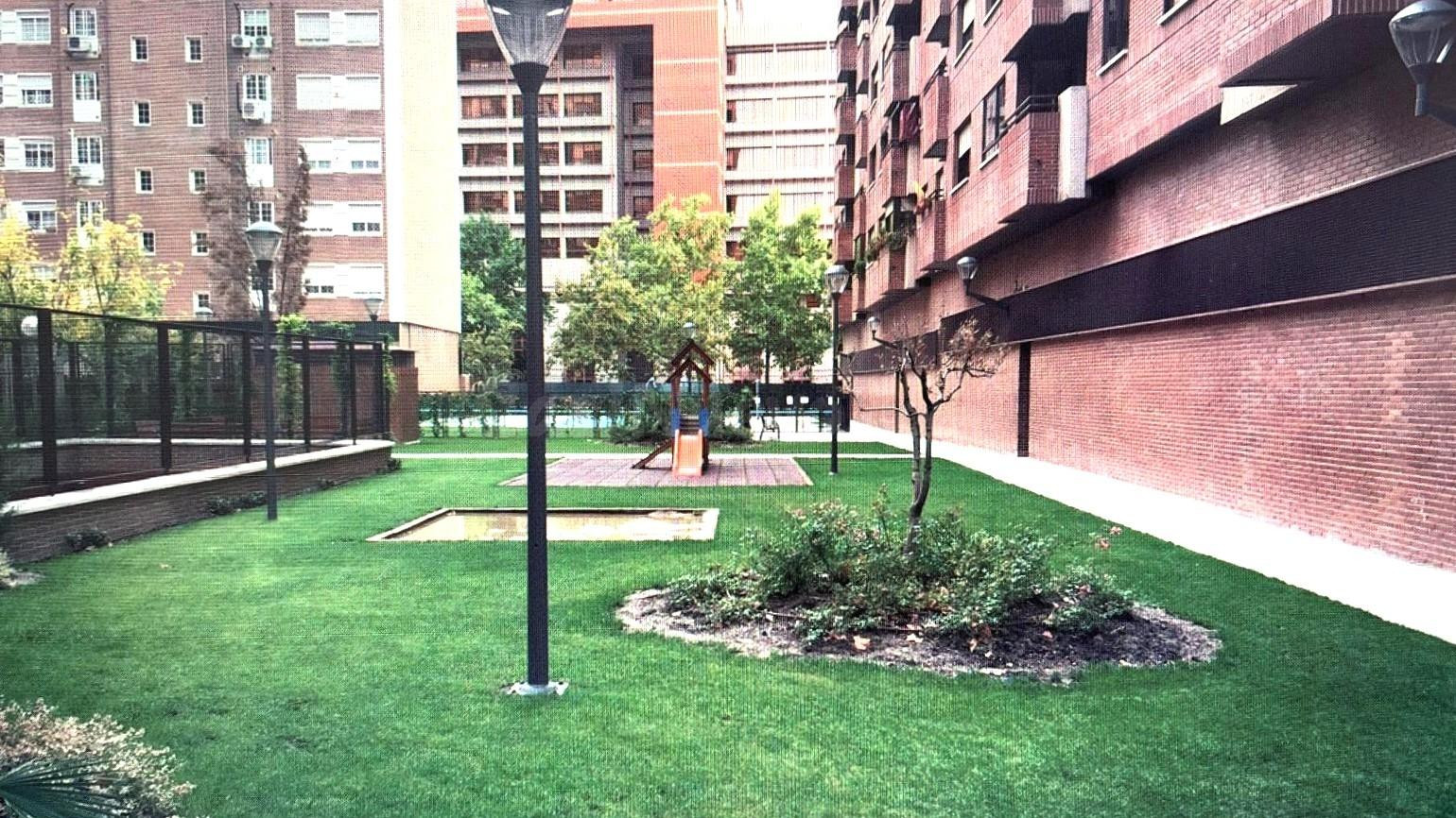 Piso en Urbanización con piscina, garaje en Corazón de María