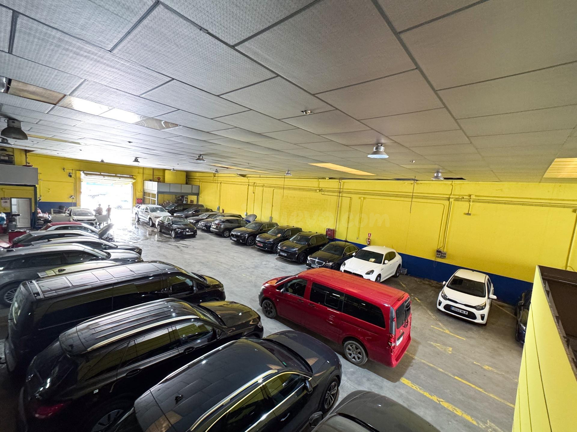 Se alquila en EXCLUSIVA nave rent a car en funcionamiento co