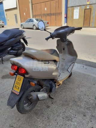 Honda SFX Scooter Beige/Dorado