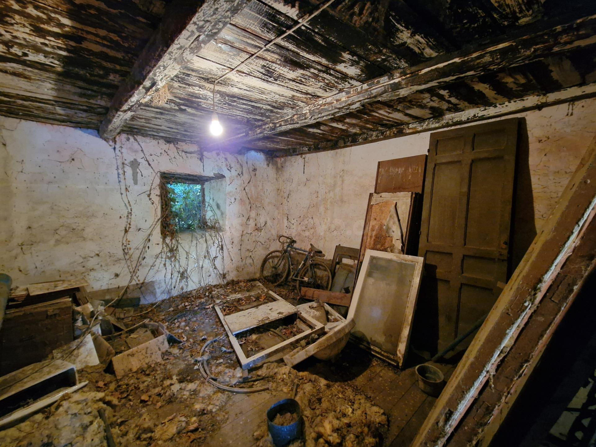 SE VENDE UNA PROPIEDAD CON HISTORIA, ESPACIO Y UN ENTORNO EX - foto 3