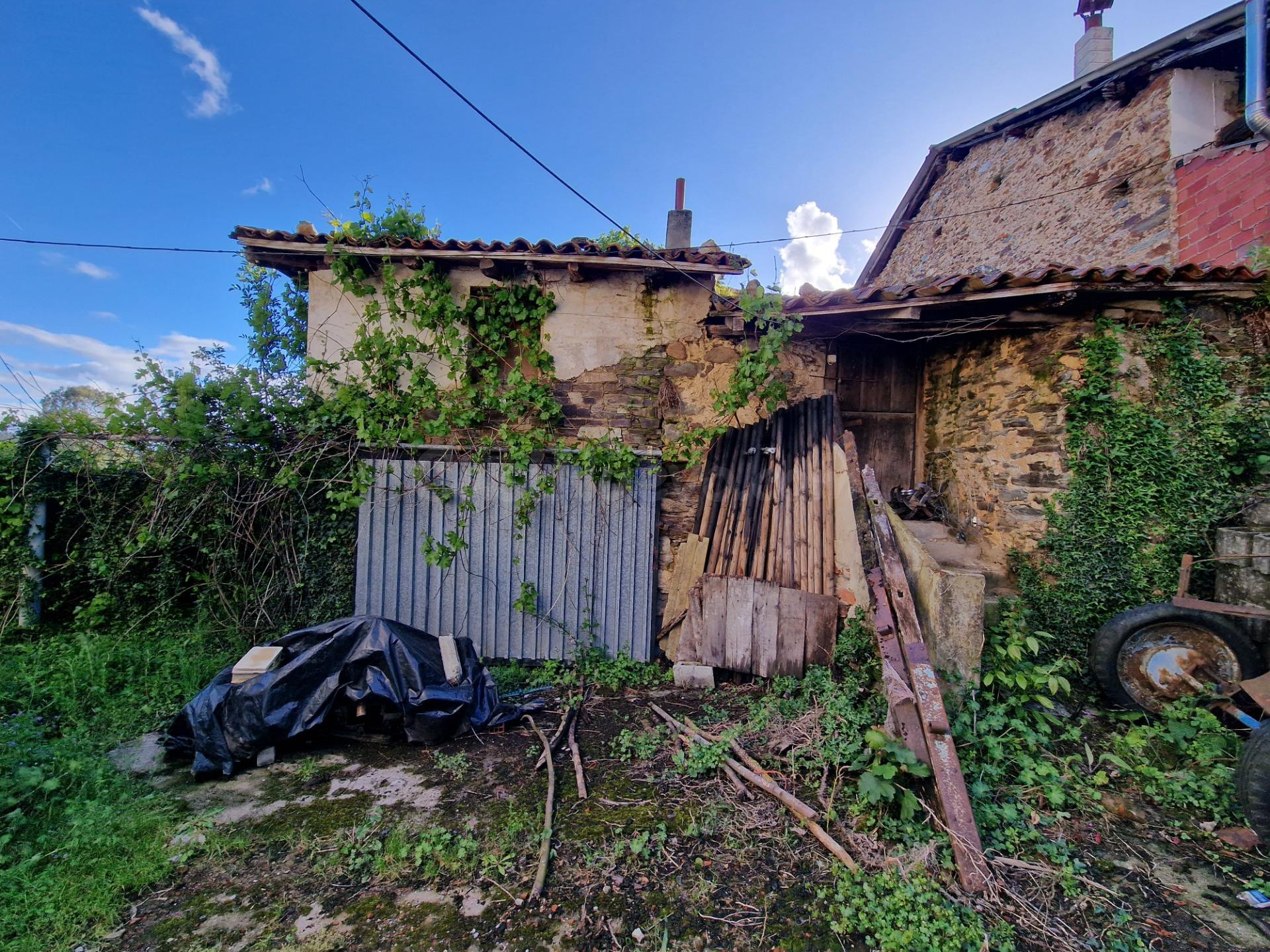 SE VENDE UNA PROPIEDAD CON HISTORIA, ESPACIO Y UN ENTORNO EX - foto 5