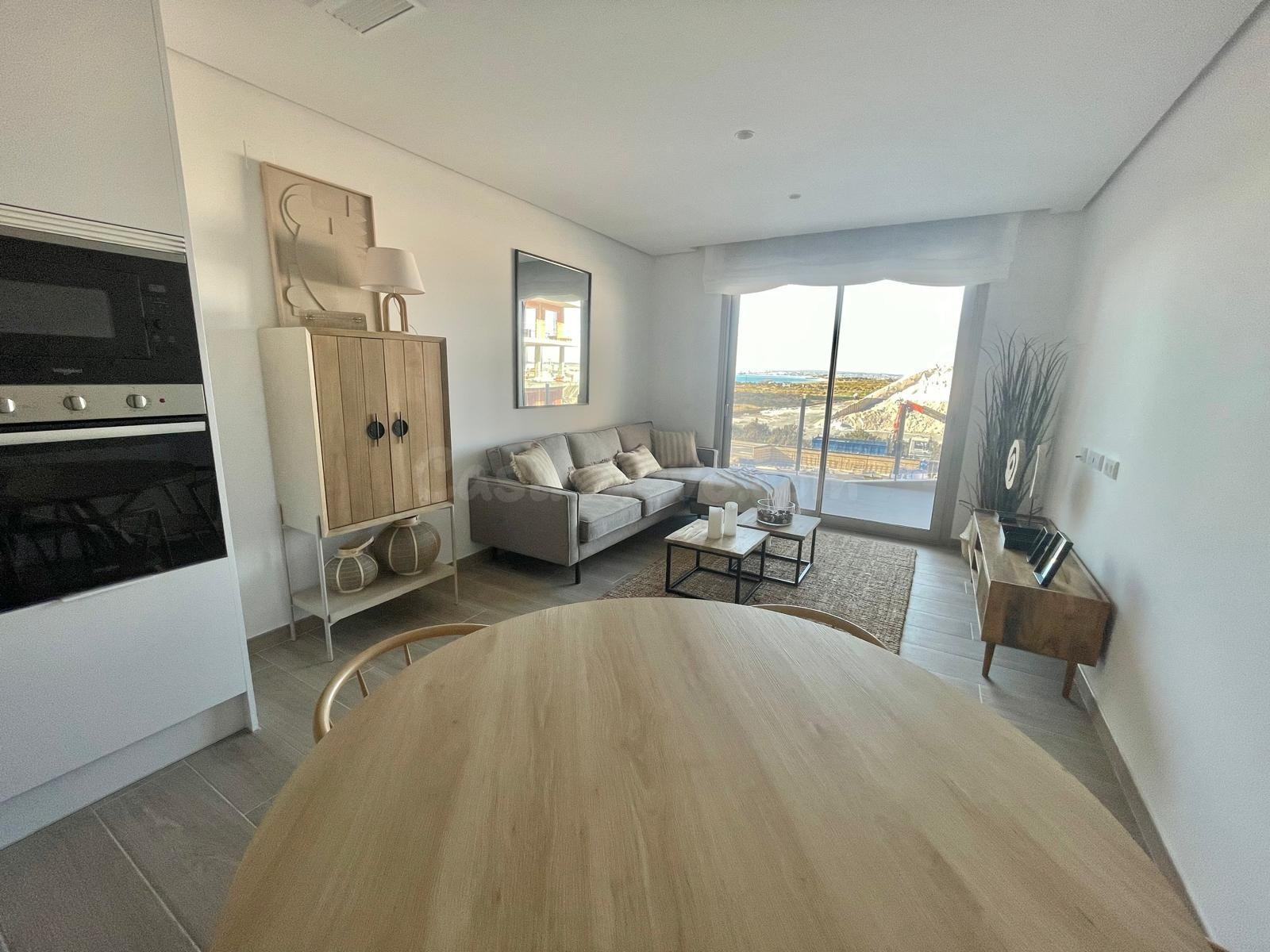 APARTAMENTO DE OBRA NUEVA CON AMPLIA TERRAZA EN SANTA - foto 2