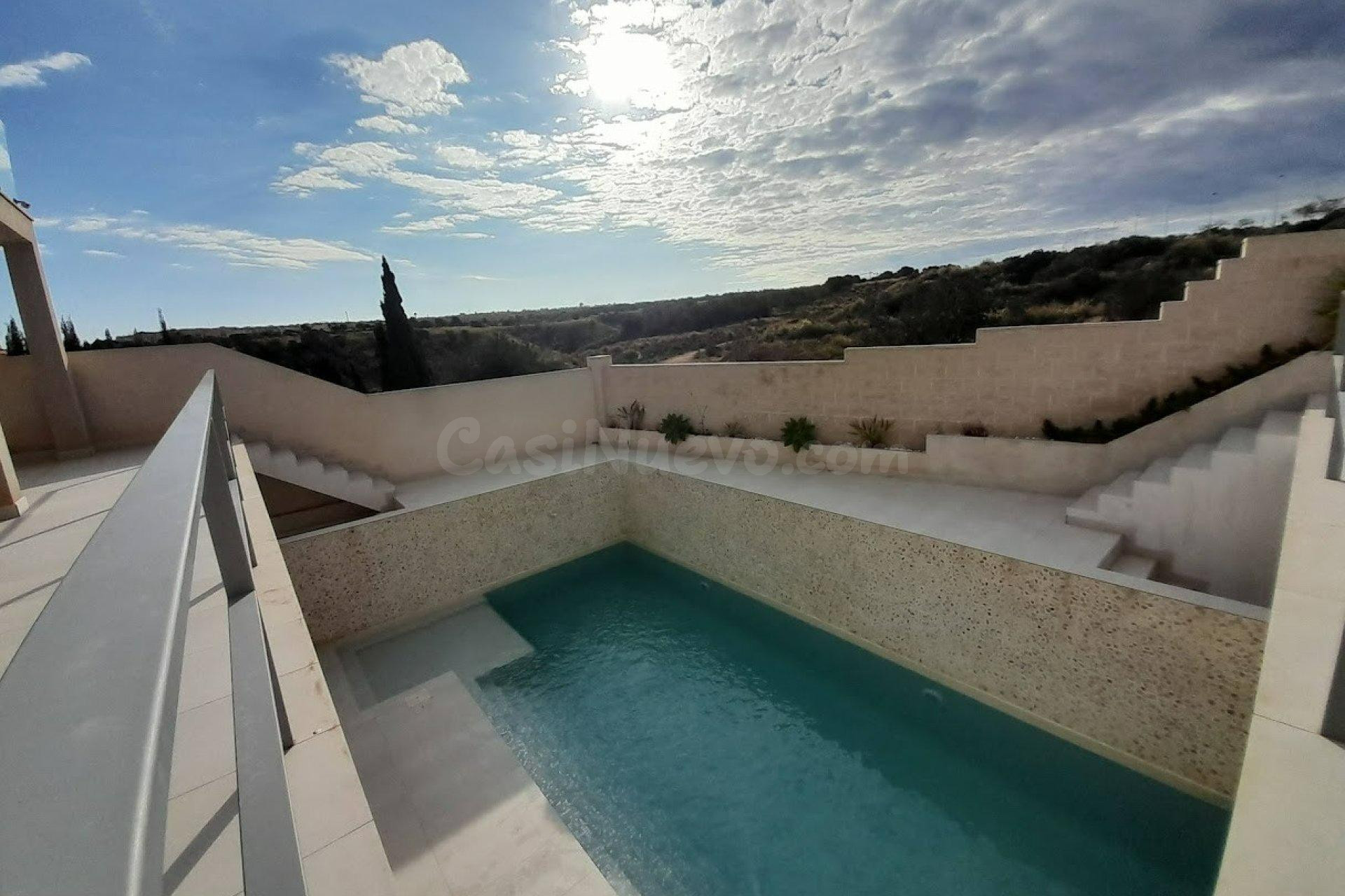 CASA PAREADA DE GRANDES ESPACIOS Y CALIDAD - foto 5