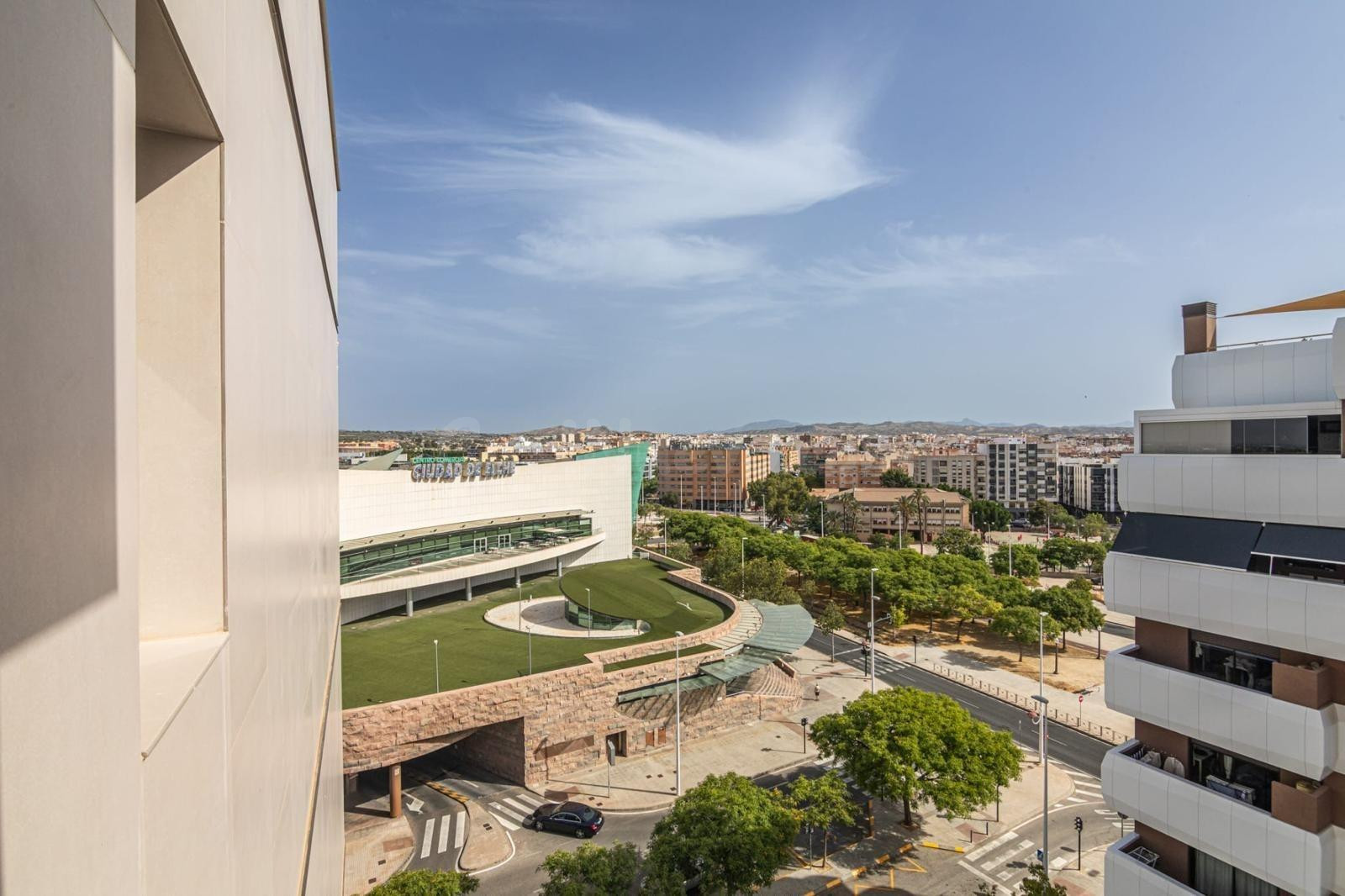 Exclusivo ático en esquina junto a El Corte Inglés de Elche - foto 2