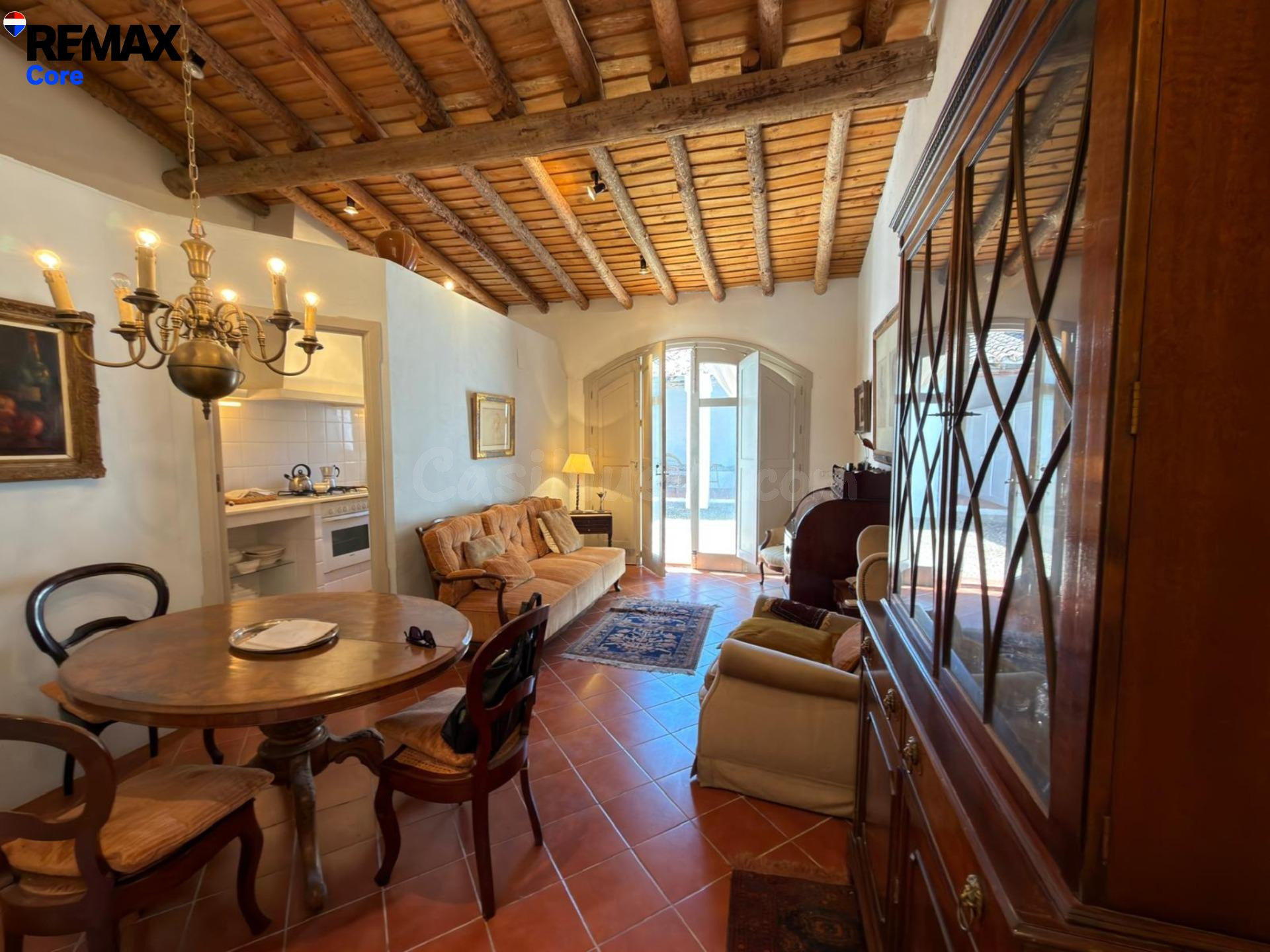Casa con Encanto de 180 m2 con Patio y Gran Porche en el Cen - foto 3