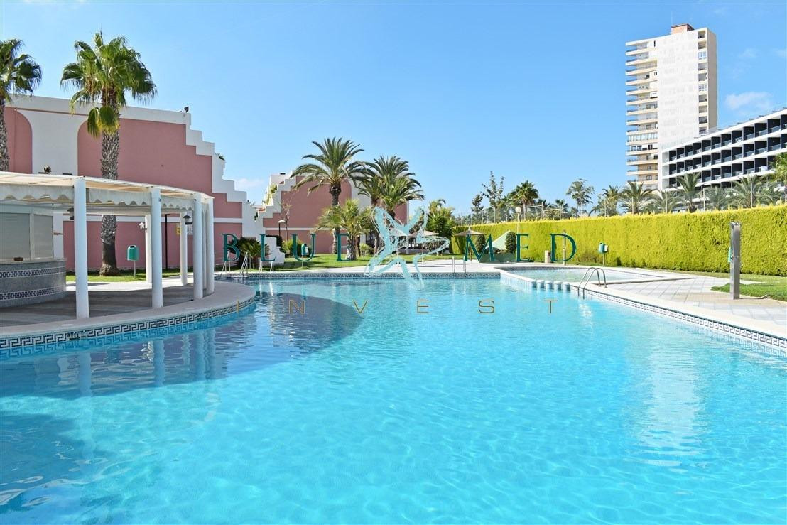 APARTAMENTO REFORMADO EN PRIMERA LÍNEA, RESIDENCIAL CON PISC