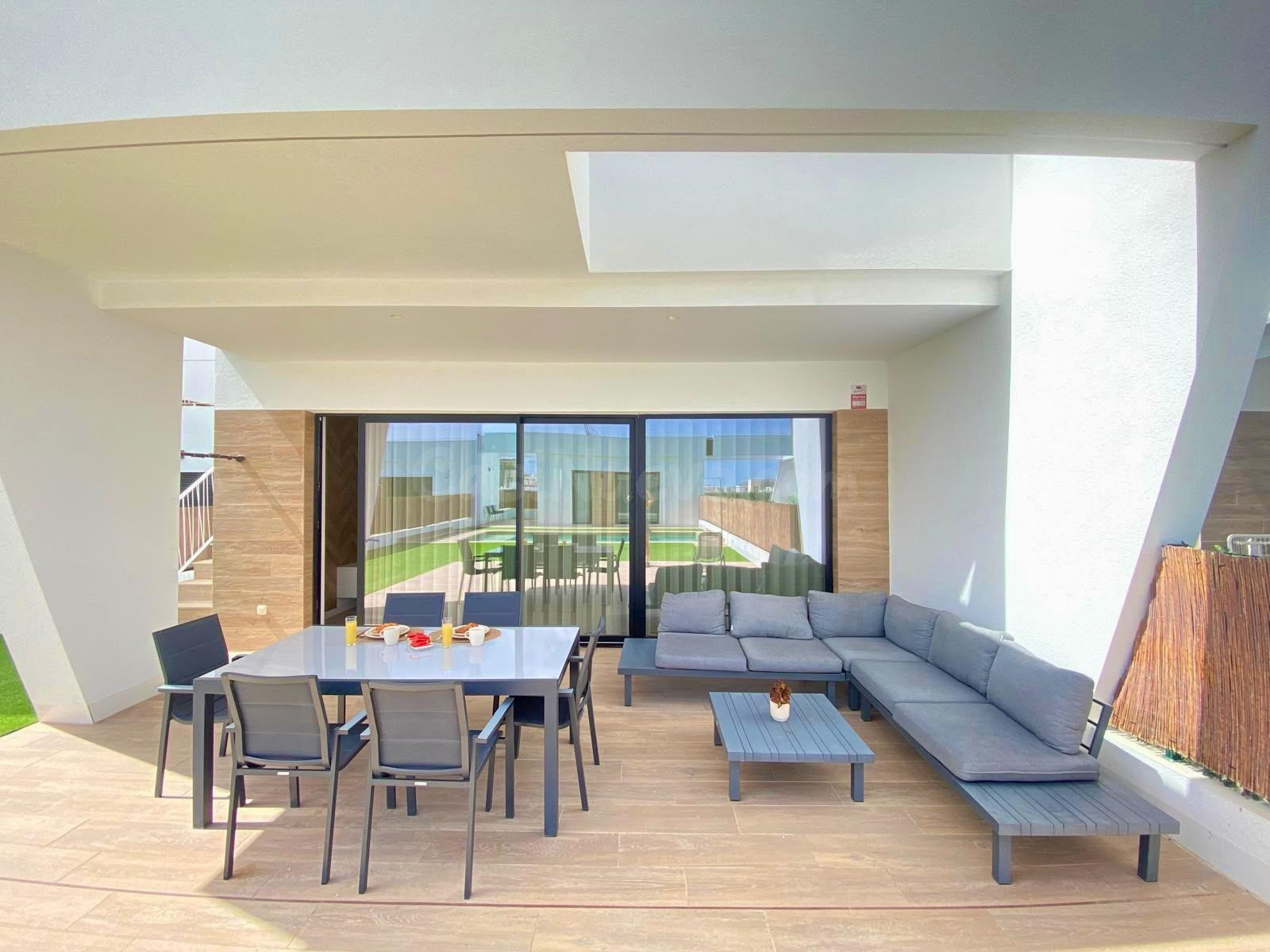SE ALQUILA CHALET MODERNO EN FINESTRAT - foto 4