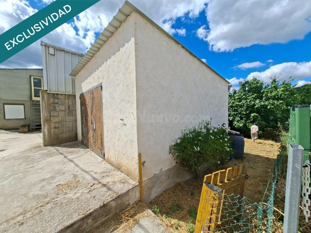 Casa tradicional con terreno y garaje en La Campañana (Carucedo) – Gran potencial de reforma ​.