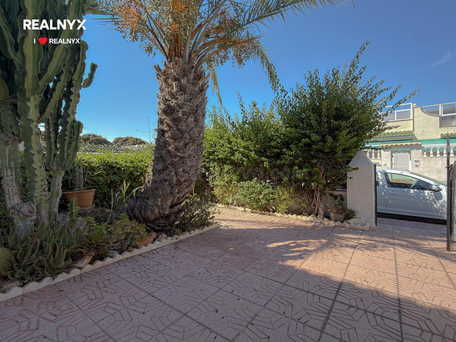 Novedad! Espectacular Bungalow con enorme terraza y ubicación privilegiada + Piscina comunitaria con zonas ajardinadas - foto 4