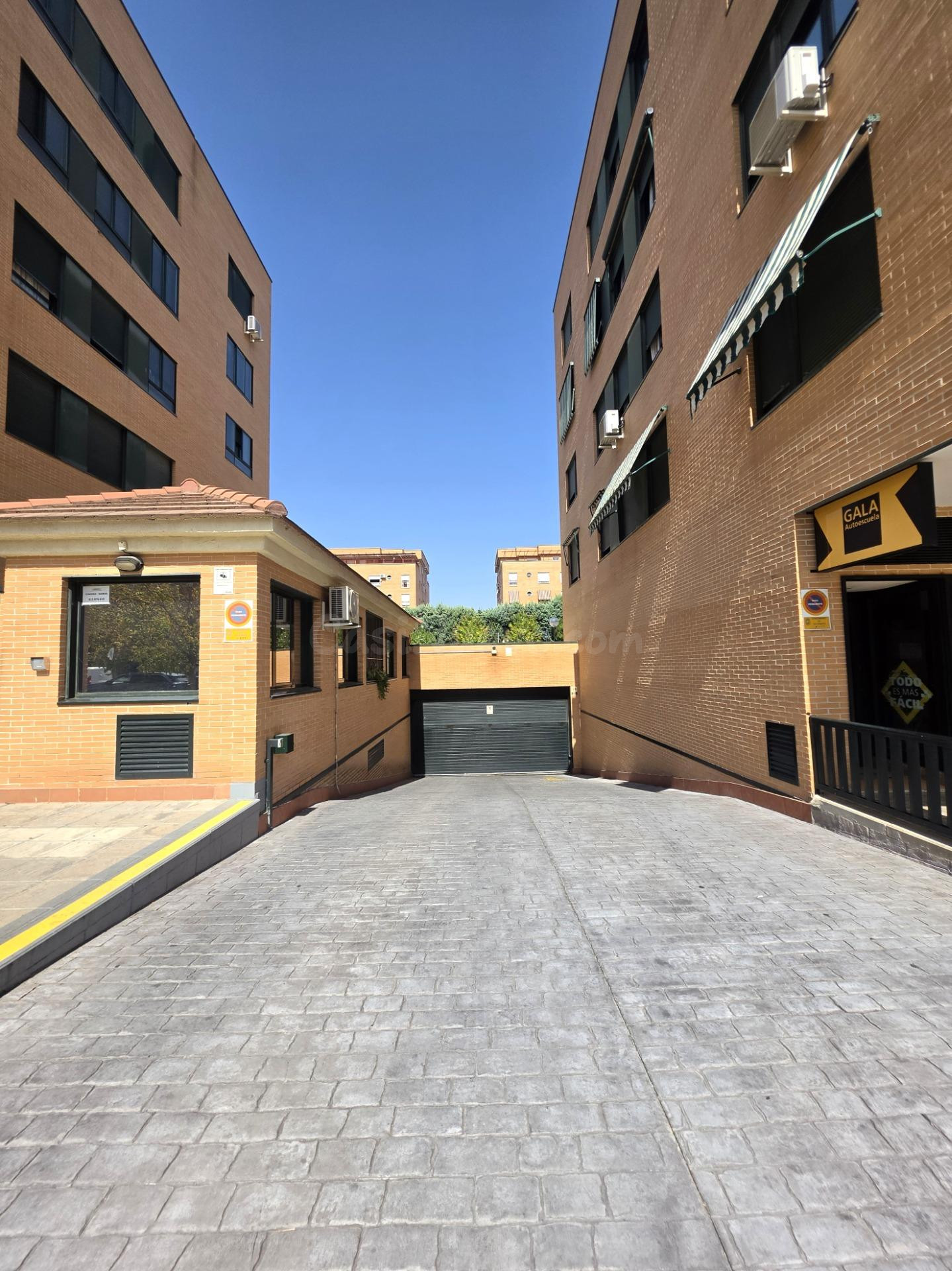 PLAZA DE GARAJE EN EL RESTÓN - foto 2