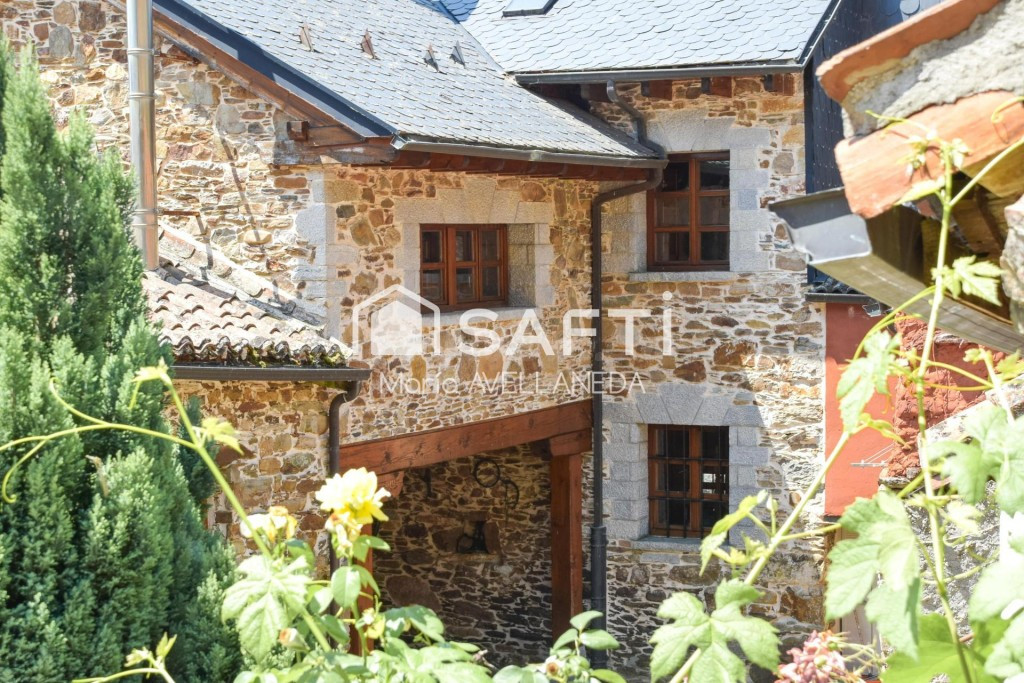 FABULOSA CASA DE PIEDRA TOTALMENTE REFORMADA