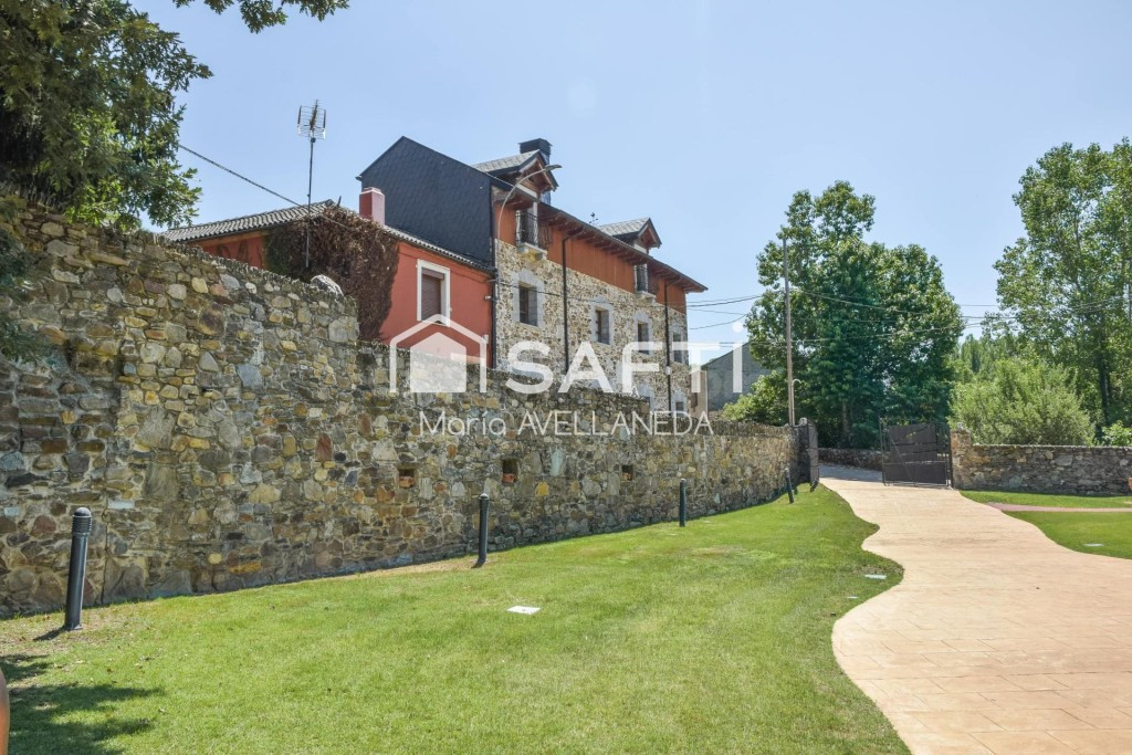 FABULOSA CASA DE PIEDRA TOTALMENTE REFORMADA - foto 2