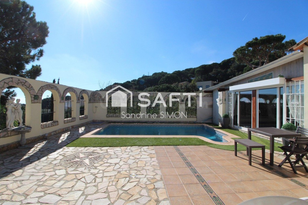 ACOGEDORA Y ESTUPENDA VILLA CON LICENCIA TURISTICA - foto 3