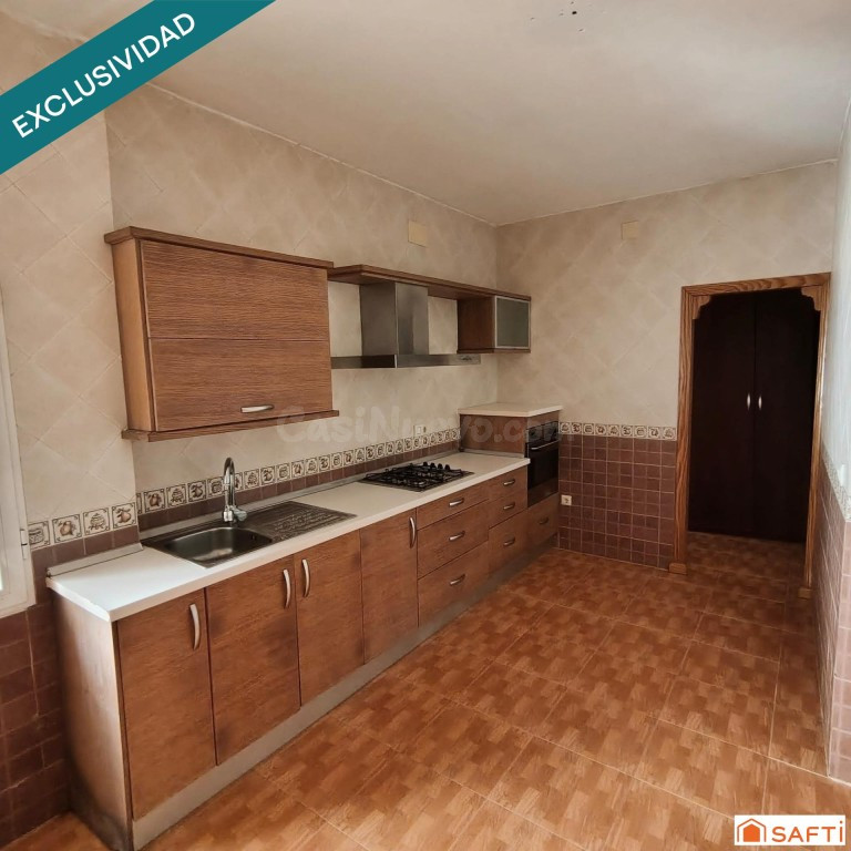 Si buscas una vivienda unifamiliar en pleno centro, con gara - foto 3
