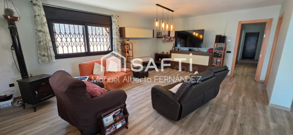 Amplia vivienda de 214 m² en una parcela de más de 900 m² en - foto 4