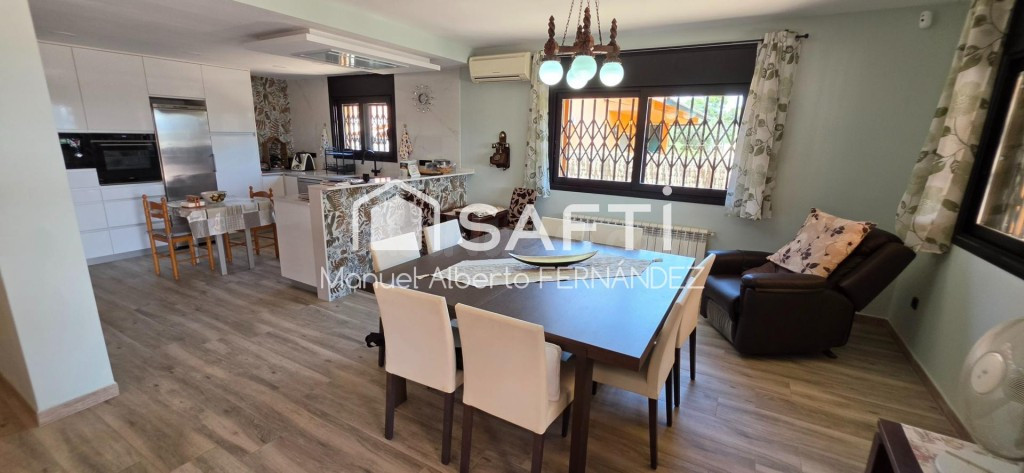 Amplia vivienda de 214 m² en una parcela de más de 900 m² en - foto 5