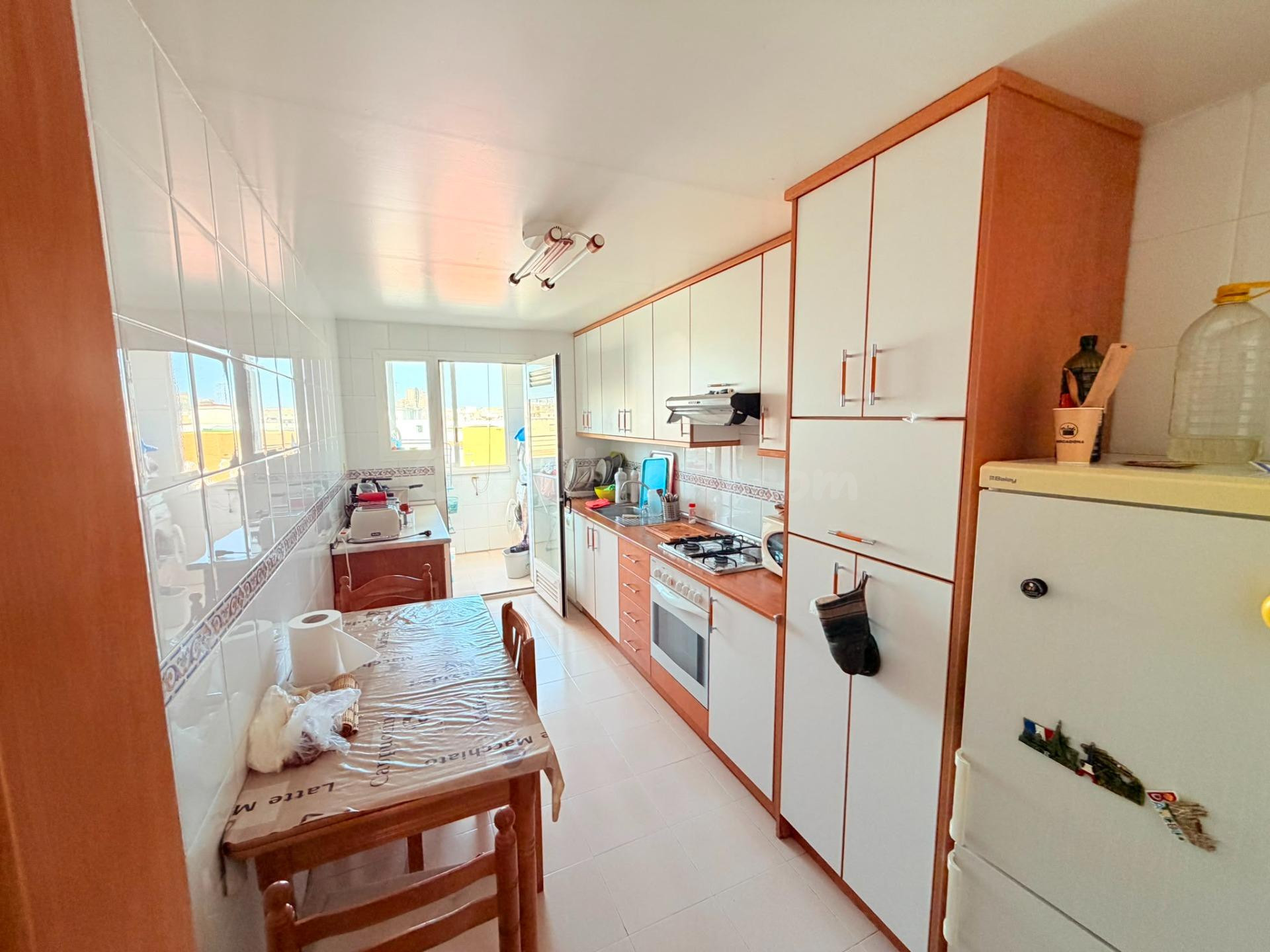 MAGNIFICA VIVIENDA EN EL BARRIO DE CAROLINAS BAJAS - foto 5