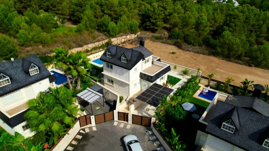 Villa 3 habitaciones 145m² en venta - Casco urbano - foto 2