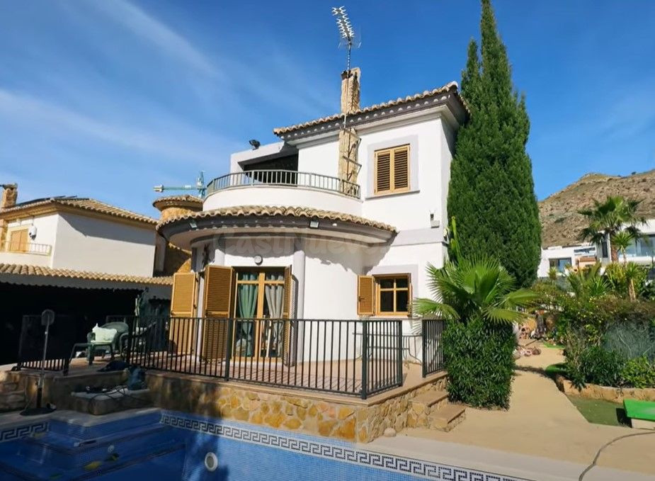 Villa 3 habitaciones 180m² en venta - Sierra cortina