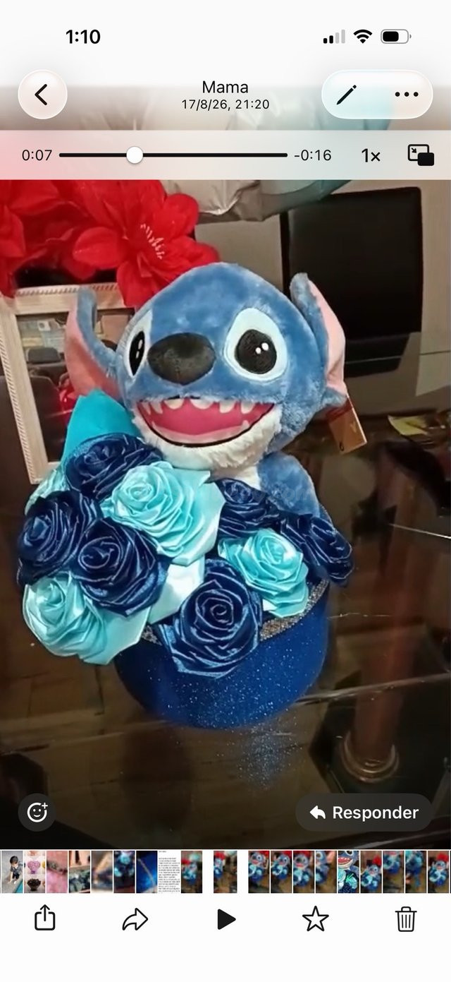 Ramo artesanal Stitch con flores de satén azul turquesa - foto 2