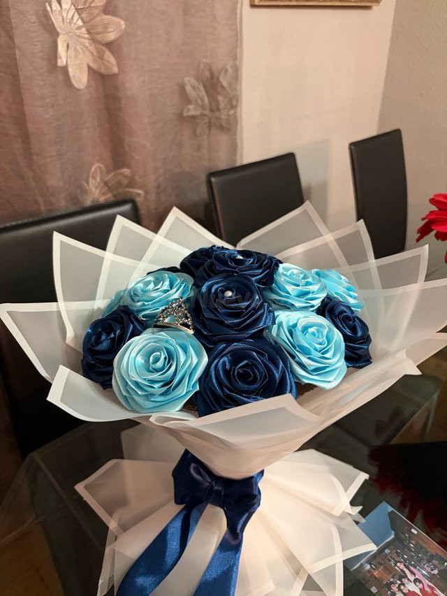 Ramo decorativo flores azules satén Madrid - Ideal regalo o ambientación
