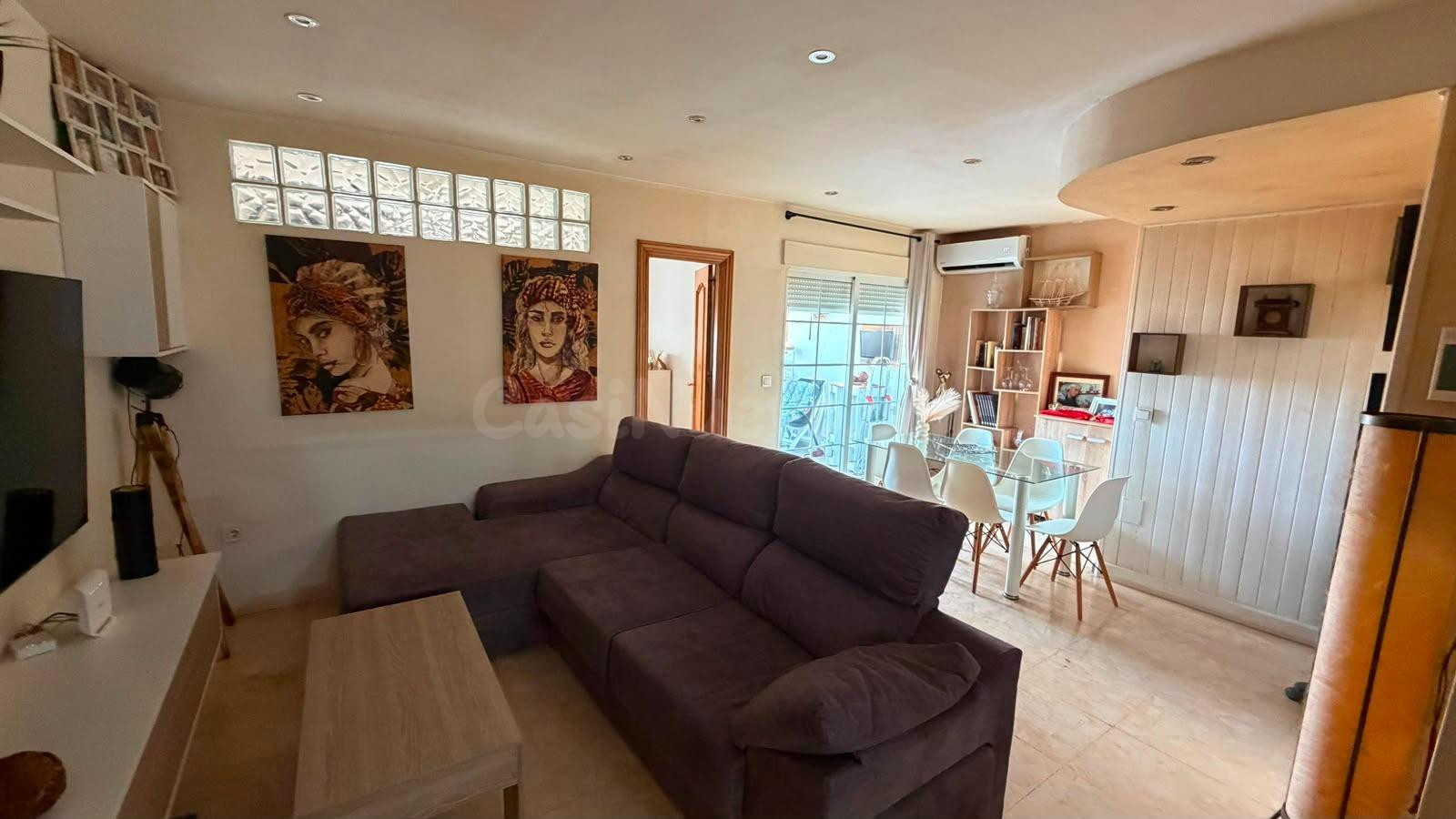 Apartamento reformado con terraza, Alicante, Torrevieja. 3 h - foto 2