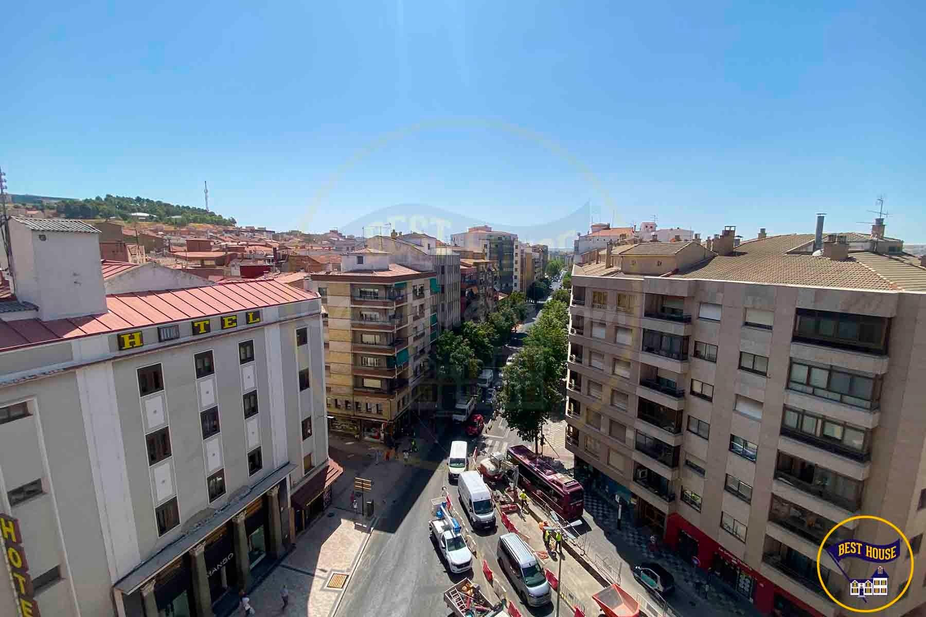 PISO EN VENTA EN PLENO CENTRO DE CUENCA