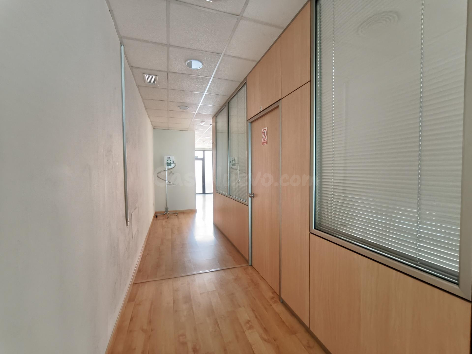 LOCAL COMERCIAL EN CAMPOHERMOSO - OPORTUNIDAD ÚNICA - foto 5