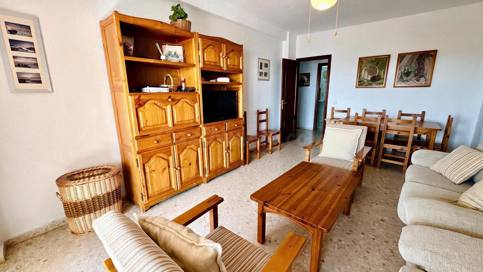 Exclusivo Piso en Primera Línea de Playa con Vistas al Mar e - foto 3
