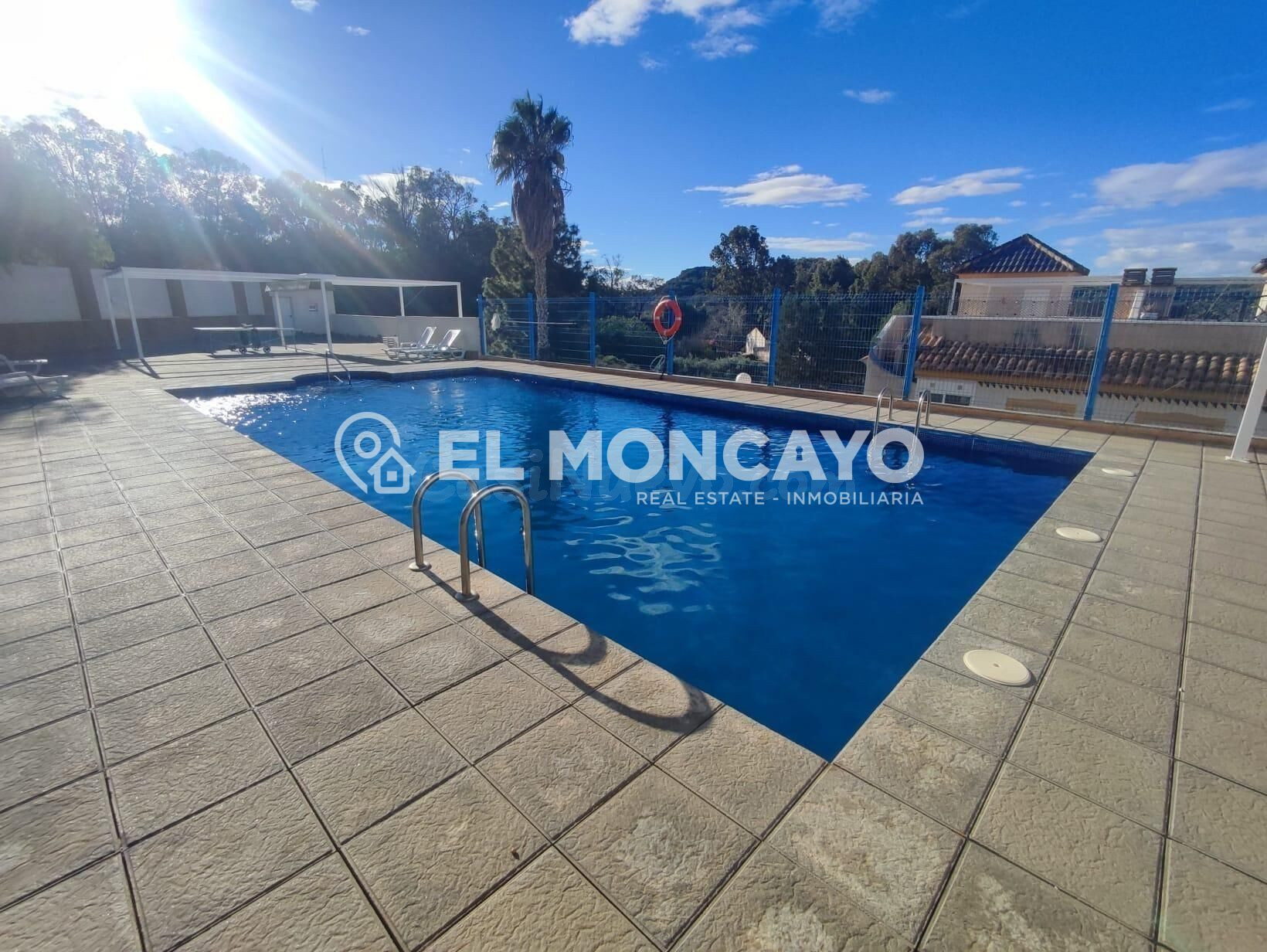 Fantástico bungalow adosado con amplia terraza en la exclusi - foto 2