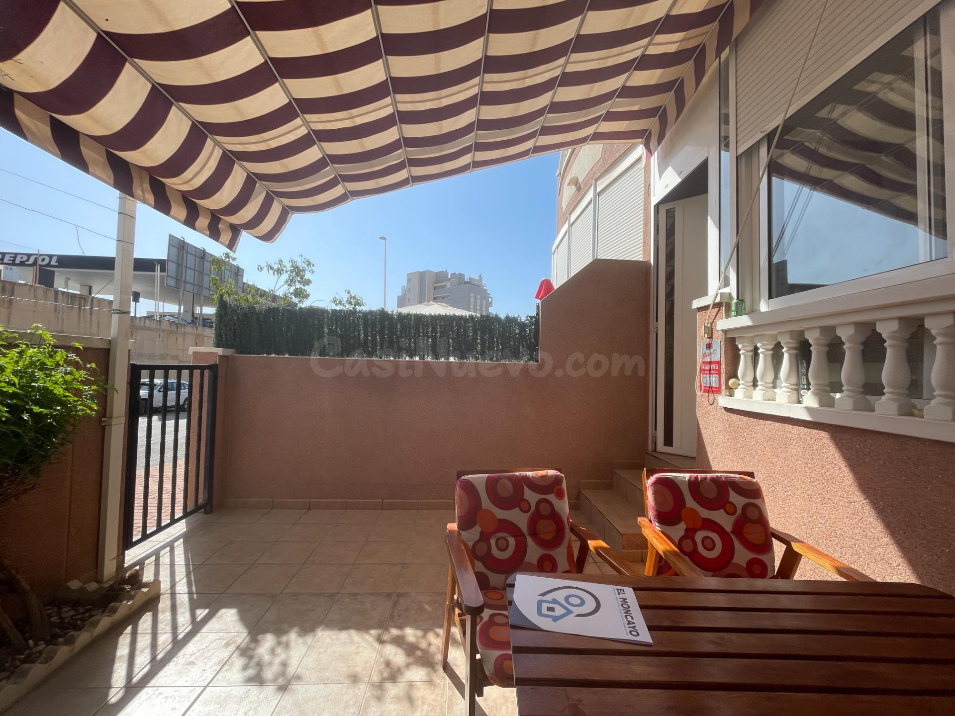 Apartamento en planta baja con jardín privado, piscina, gara - foto 3