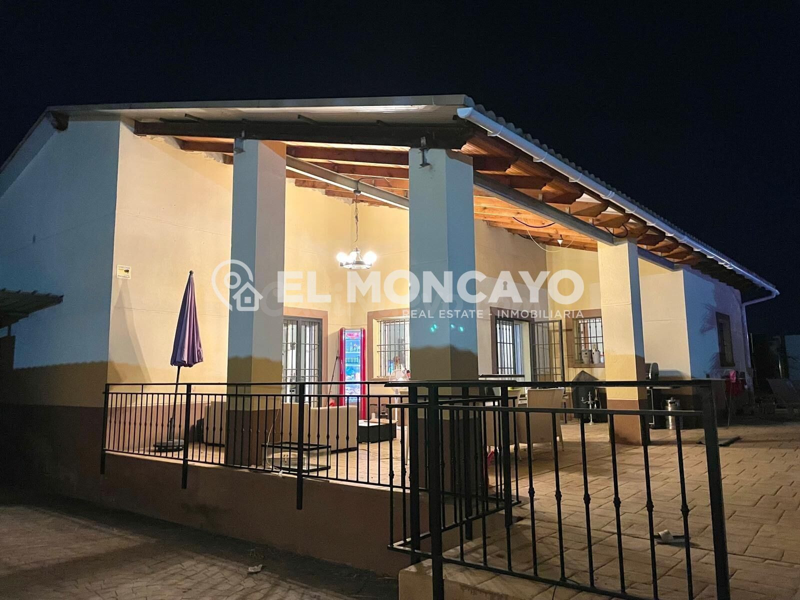 Fantástica finca rústica con piscina privada e instalaciones para caballos junto al Parc Natural del Fond en Dolores, Alicante