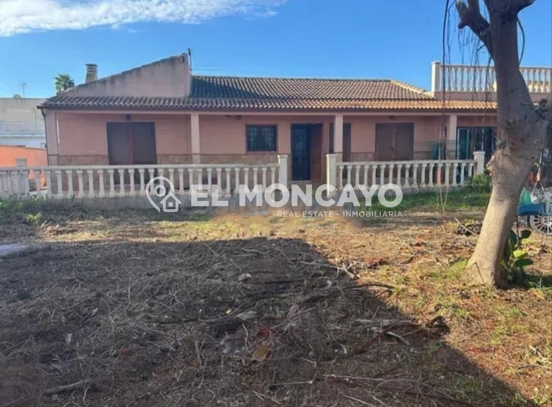Fantástico chalet independiente con jardín privado en la exc - foto 2