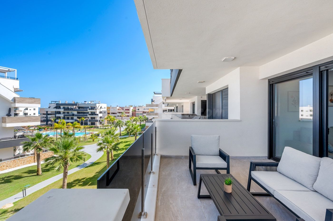 APARTAMENTO DE 2 DORMITORIOS 2 BAÑOS EN PLAYA FLAMENCA ( ORIHUELA COSTA )
