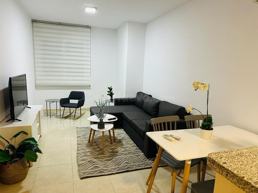 APARTAMENTO DE 70m2 EN URB. EL PRADO