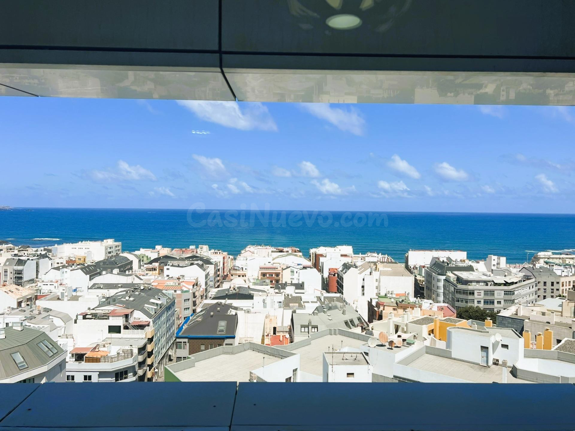 Dúplex con vistas al mar en el emblemático Edificio Urbis. G - foto 3