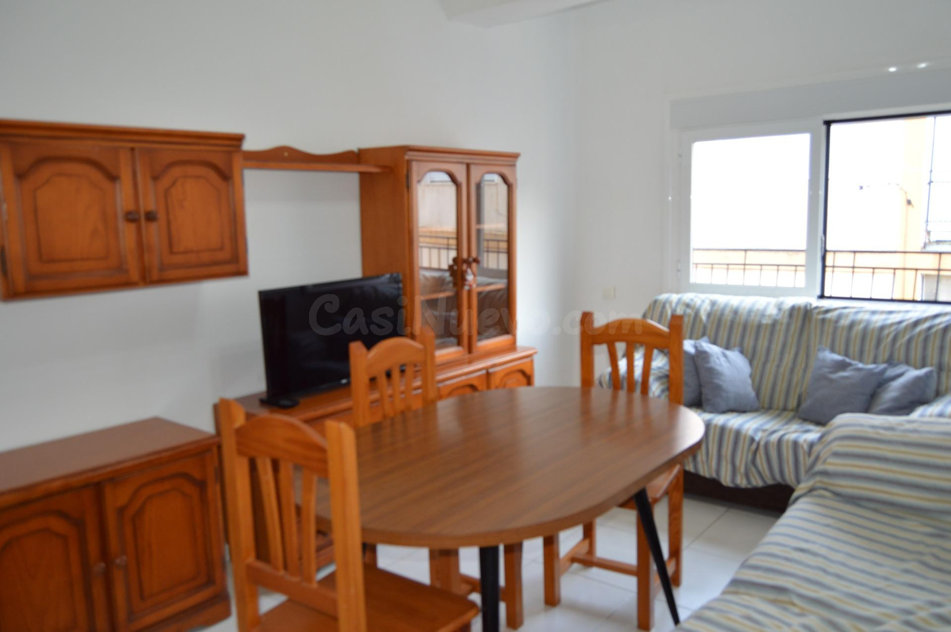 ¡PISO IDEAL PARA ESTUDIANTES JUNTO A PLAZA DE TOROS! 3 DORMITORIOS Y ASCENSOR