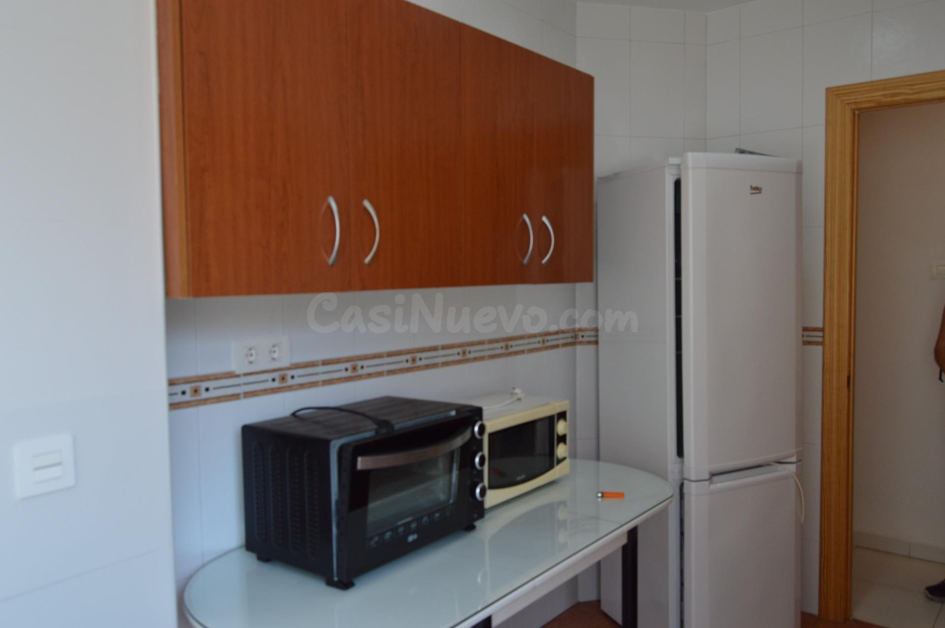 ¡PISO IDEAL PARA ESTUDIANTES JUNTO A PLAZA DE TOROS! 3 DORMI - foto 4