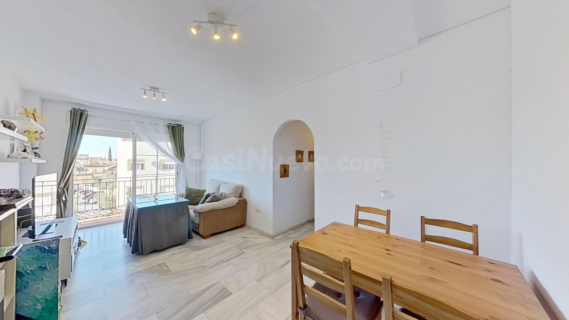 Bonito piso en Gójar con 2 dormitorios, garaje y piscina - foto 4