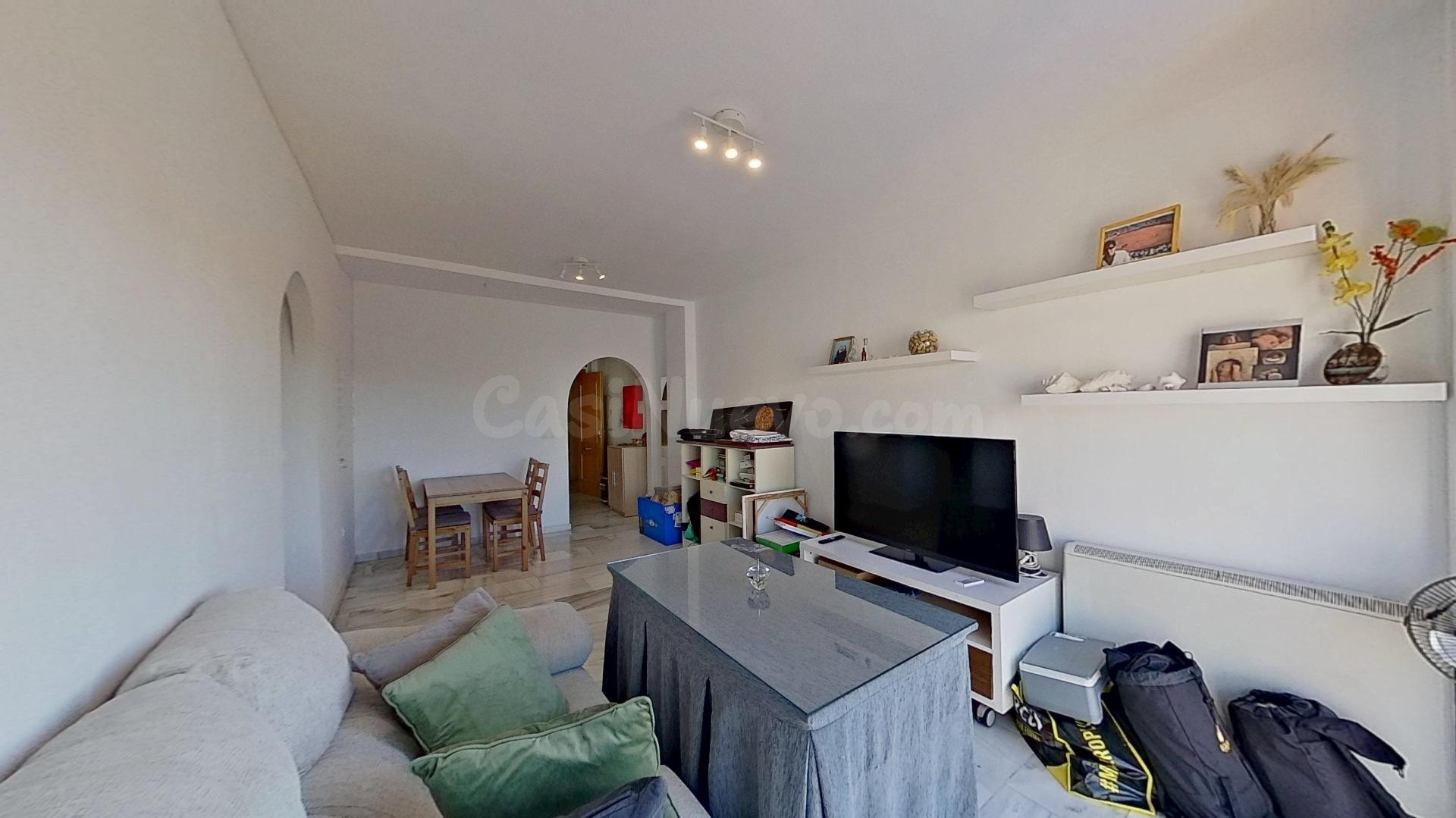 Bonito piso en Gójar con 2 dormitorios, garaje y piscina - foto 5