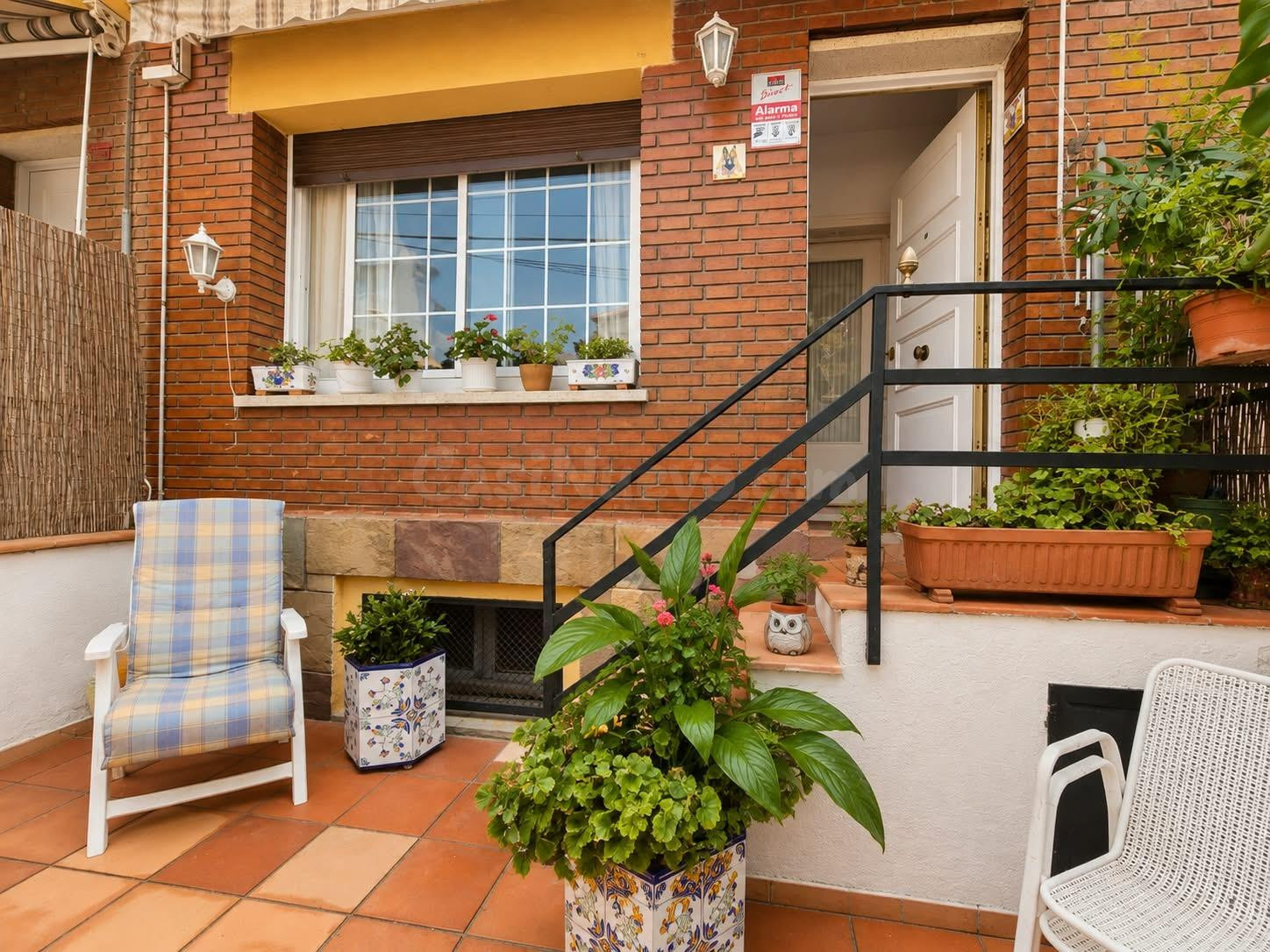Acogedora casa con patio y terraza