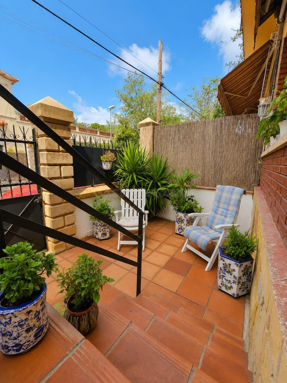 Acogedora casa con patio y terraza - foto 3