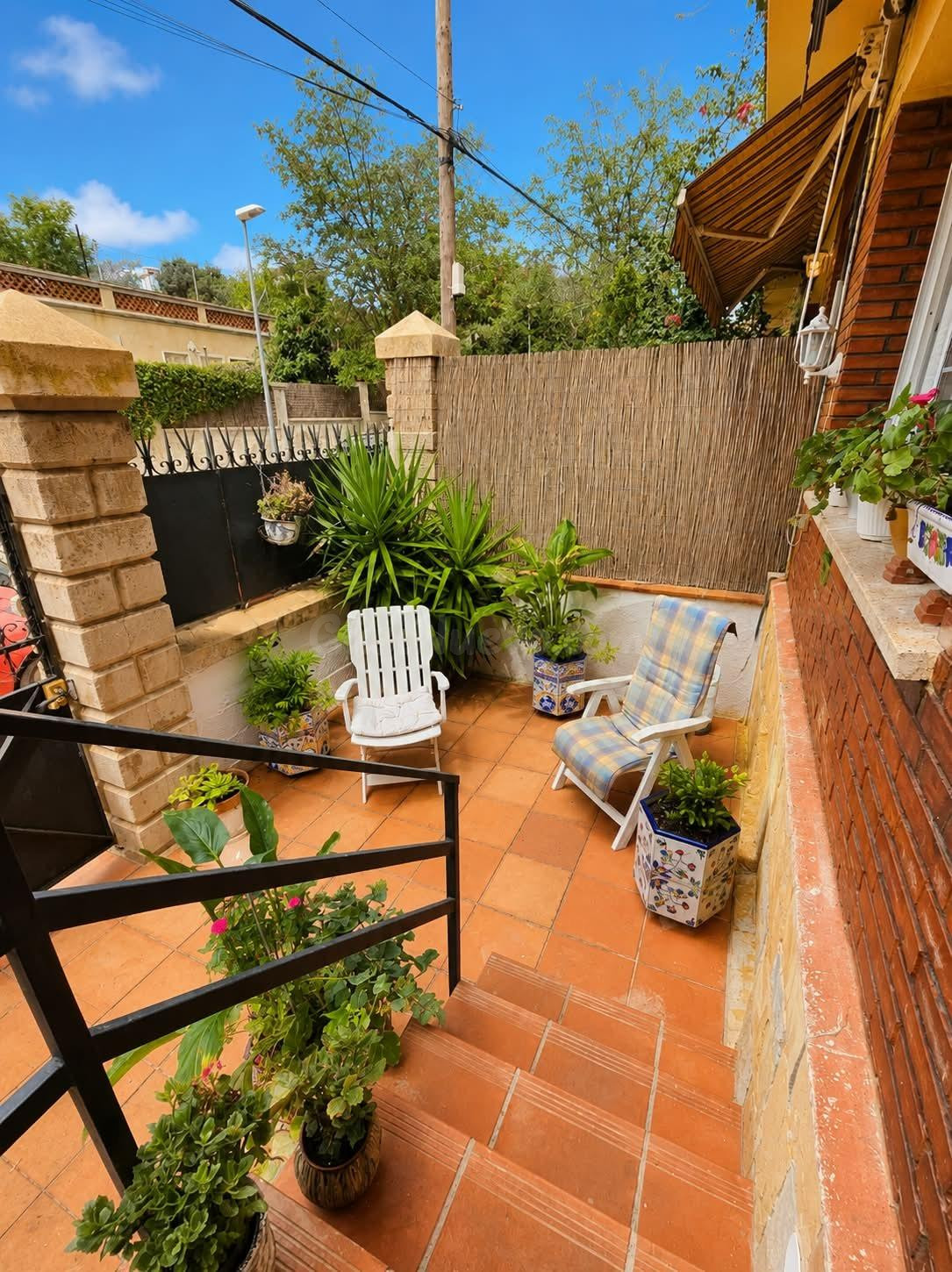Acogedora casa con patio y terraza - foto 5