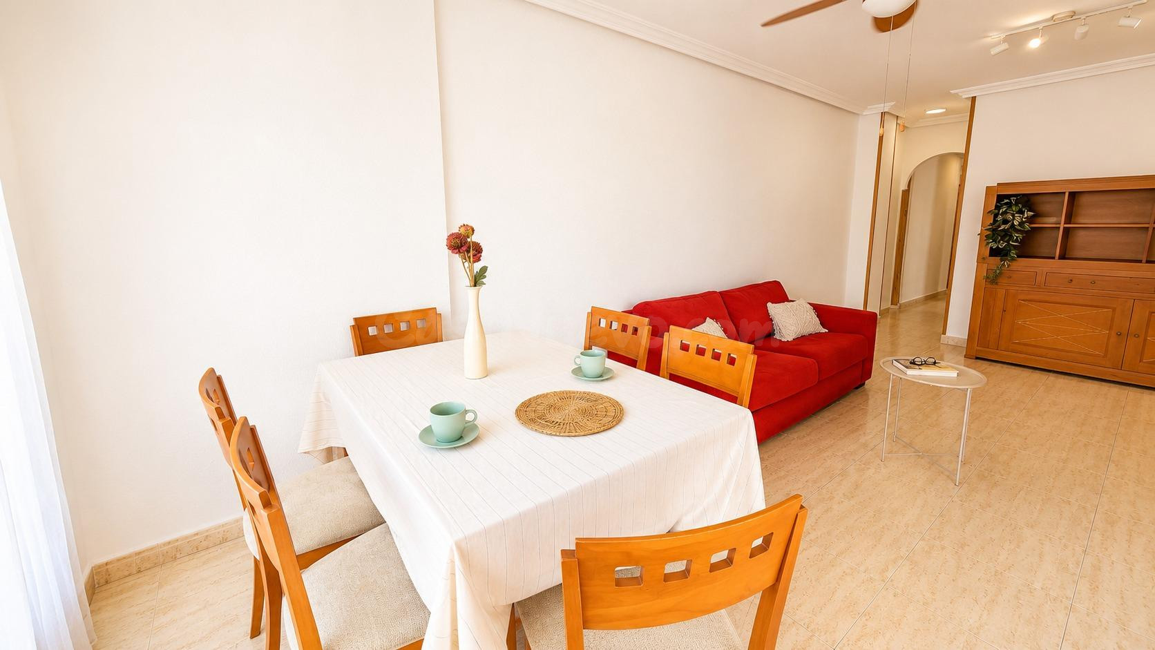 Piso de 3 dormitorios, 2 baños y orientación sur junto al Co - foto 3