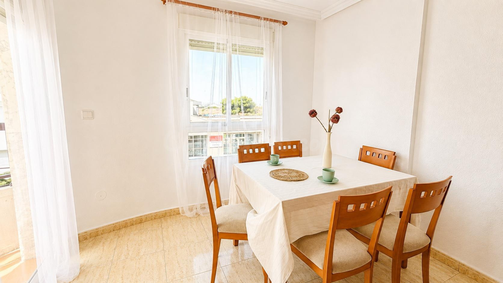 Piso de 3 dormitorios, 2 baños y orientación sur junto al Co - foto 4